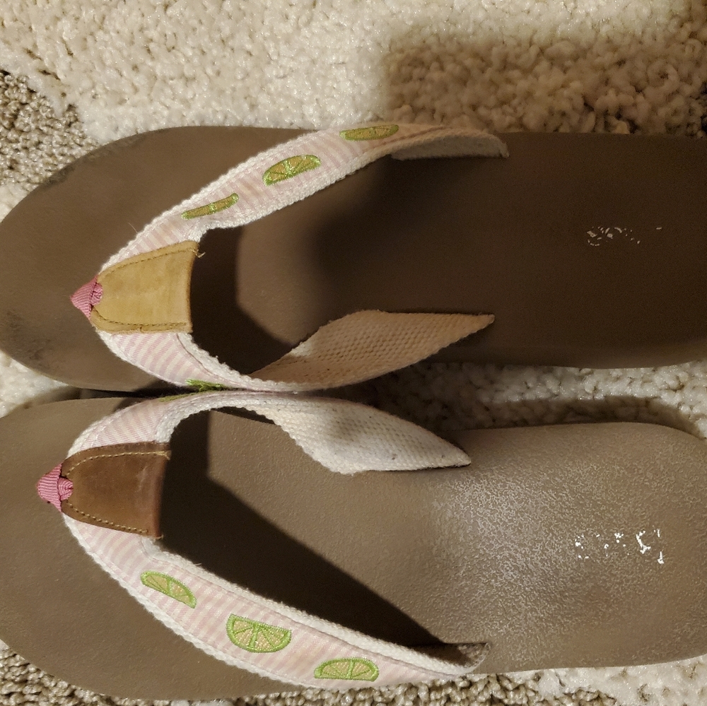 Bass and Co.  Watermelon Pink  Flip flops size 9